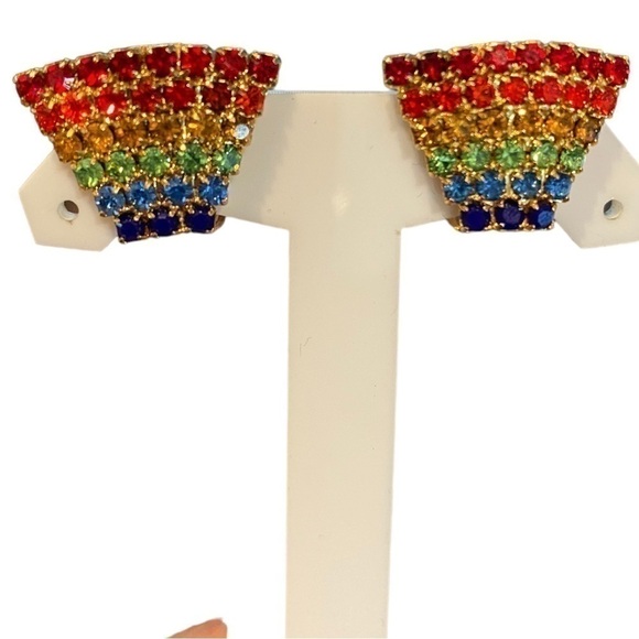 Rainbow Rhinestone Gold Tone Clip On Earrings Vintage - Picture 4 of 10